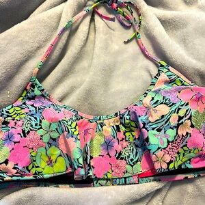 Victoria’s Secret Bikini Top With Ruffles size Large